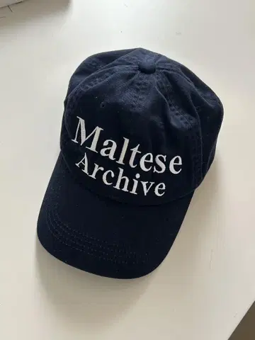 Maltese Archive 몰티즈 아카이브 볼 캡 네이비