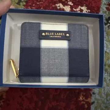 BLUE LABEL 체크 무늬 접이식 지갑