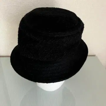 여성용 블랙 플리스 볼러 햇