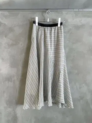 DRESSLAVE 비대칭 체크 스커트
