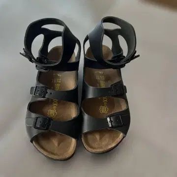 빌켄 블랙 샌들