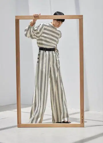 아키라나카 Becky 보더 블라우스 하이넥