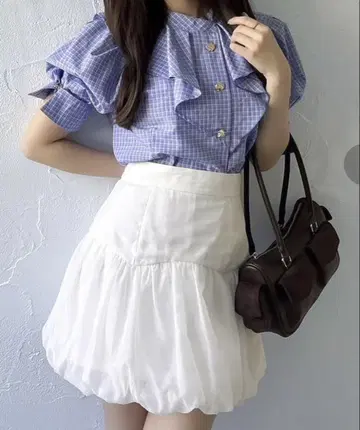 dazzlin 아지메 프릴 버튼 블라우스
