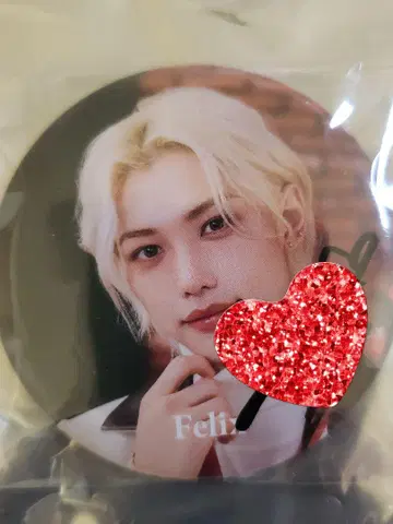 StrayKids 스키즈 필릭스 친필 사인 포함 캔뱃지