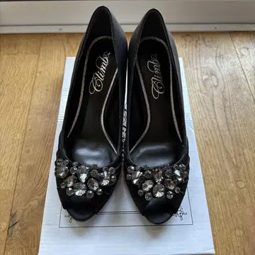 Chili's 비쥬가 달린 블랙 펌프스 23.0cm