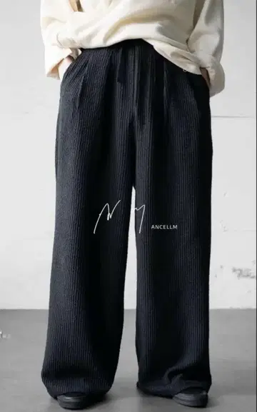 ancellm CUT STRIPE EASY SLACKS 블랙 25ss