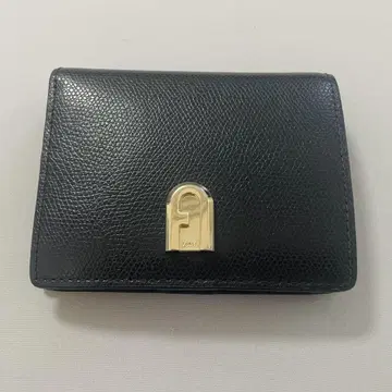 FURLA 훌라 2단 폴더형 지갑 현행 로고 블랙