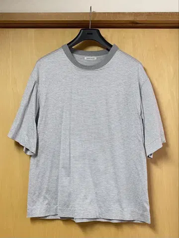 universal products 티셔츠