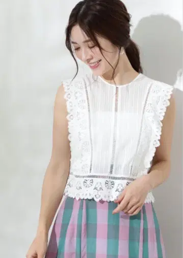 질스튜어트 에밀리 블라우스