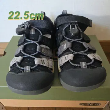 KEEN 아웃도어 샌들 블랙/그레이 22.5cm