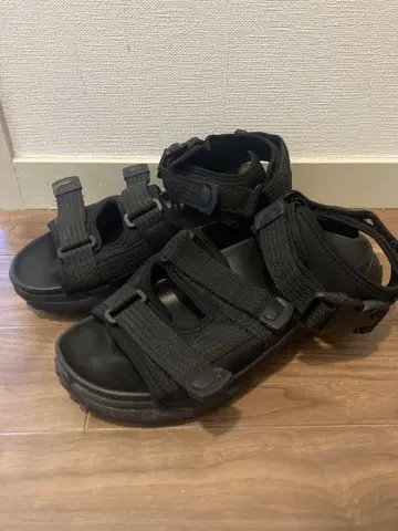 자라 비브람 샌들 자라