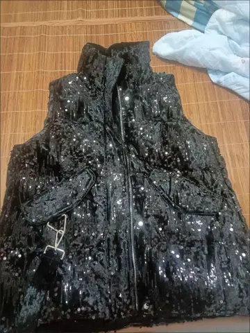스팽글 블랙 다운 베스트