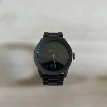 NIXON 블랙 아날로그 시계