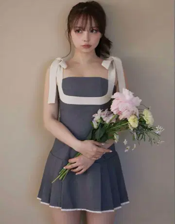 앤드메리 추추 플리츠 리본 드레스 회색