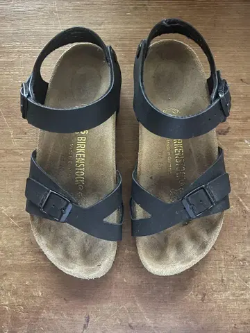 버켄스탁 블랙 컴포트 샌들