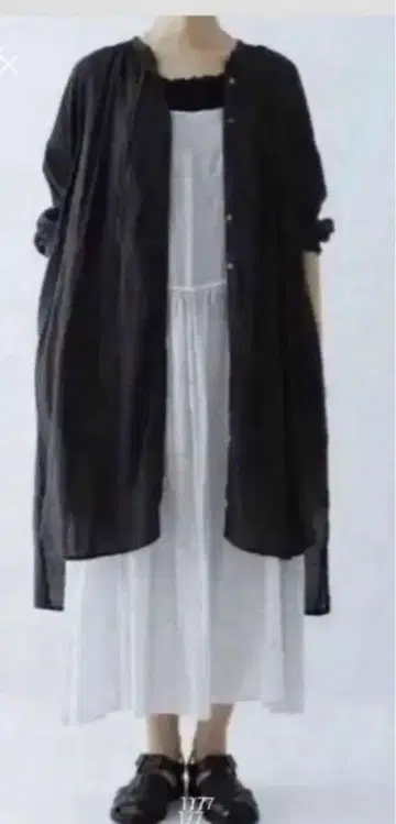 새상품 네스트로브 린넨 개더 튜닉 블랙