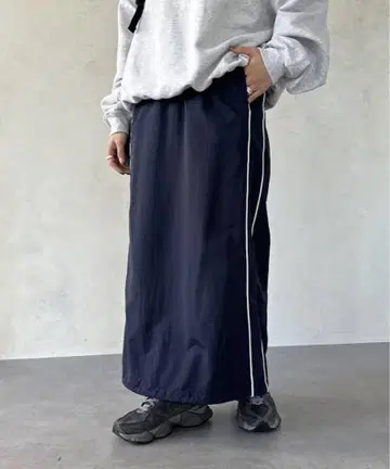 CPCM(씨피씨엠) 파이핑 나일론 내로우 스커트
