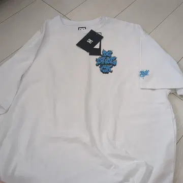 DC 티셔츠