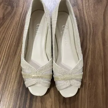 Artemis Diana 베이지 펌프스