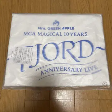 Mrs. GREEN APPLE 피요르드 화이트 티셔츠 M 사이즈
