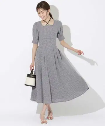 AND COUTURE 깅엄 체크 넥 디자인 원피스