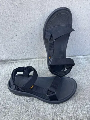 블랙 스포츠 샌들
