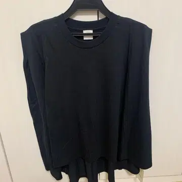 새상품 YENN 커브 폼 탱크 풀오버 블랙