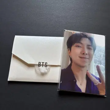 BTS MERCH BOX 10 트레이딩 카드만