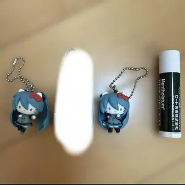 헬로키티 하츠네 미쿠 콜라보 스트랩 가챠 경품 2개 산리오