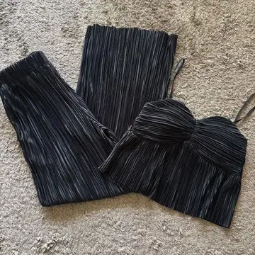 GYDA 블랙 플리츠 셋업