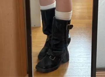 블랙스라우치 부츠