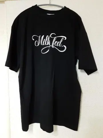 Milk Fed. 블랙 반팔 슬릿 티셔츠