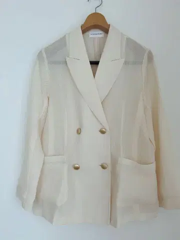 La boutique BonBon 메쉬 메탈 버튼 라이트 자켓