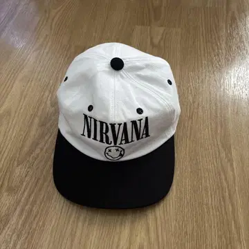NIRVANA 야구 모자 화이트/블랙