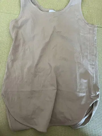 프레임워크 라운드 헴 탱크탑