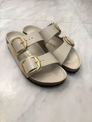 새상품급 BIRKENSTOCK 더블 버클 샌들 38 화이트