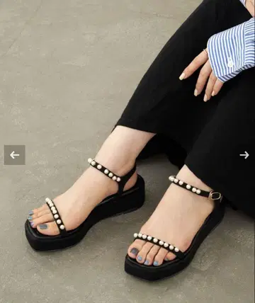 루타론 4cm 펄 플랫 샌들