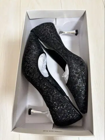 스팽글 블랙 펌프스