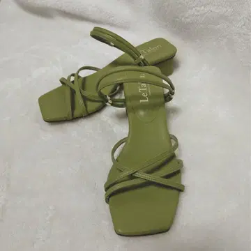 Le Talon 라이트 그린 스트랩 샌들 약 3.5cm 힐