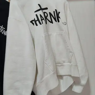 THARNK 화이트 풀오버 후드티