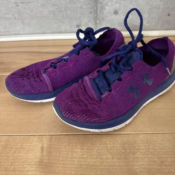 Under Armour 퍼플 러닝화