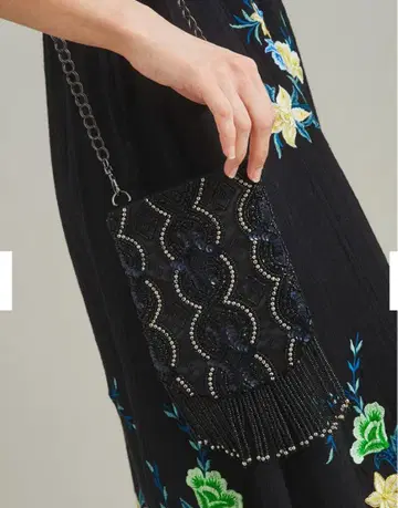 그레이스 콘티넨탈 비즈 모바일 백 새상품 하자 있음