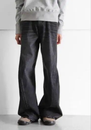 O별주 NVRFRGT 3D TWISTED WIDE LEG