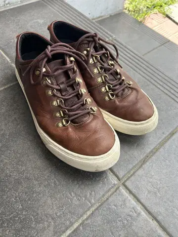 Danner 브라운 가죽 스니커즈