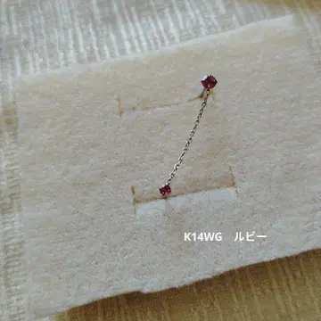 한쪽 귀용 K14WG 루비 귀걸이