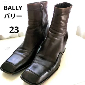 새상품급 BALLY 블랙 가죽 사이드 지퍼 스퀘어토 숏부츠