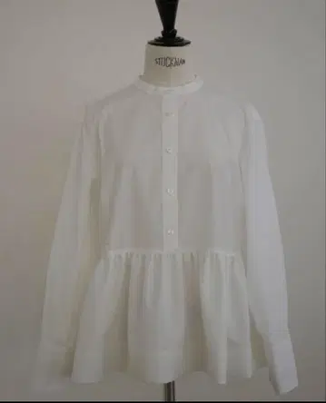 새상품 OHGA PEPLUM BLOUSE