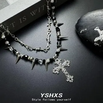 다크 고딕 크로스 리벳 비즈 목걸이