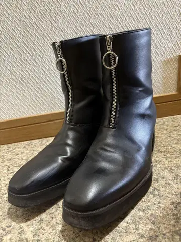 프론트 지퍼 부츠