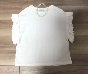 새상품급 저널 스탠다드 클리어 코튼 프릴 티셔츠 워셔블 화이트